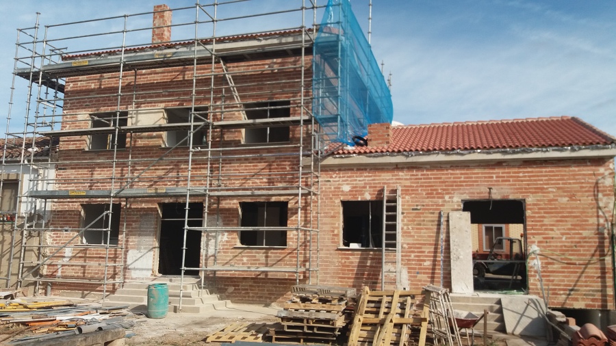 Cerramiento de fachadas y cubierta