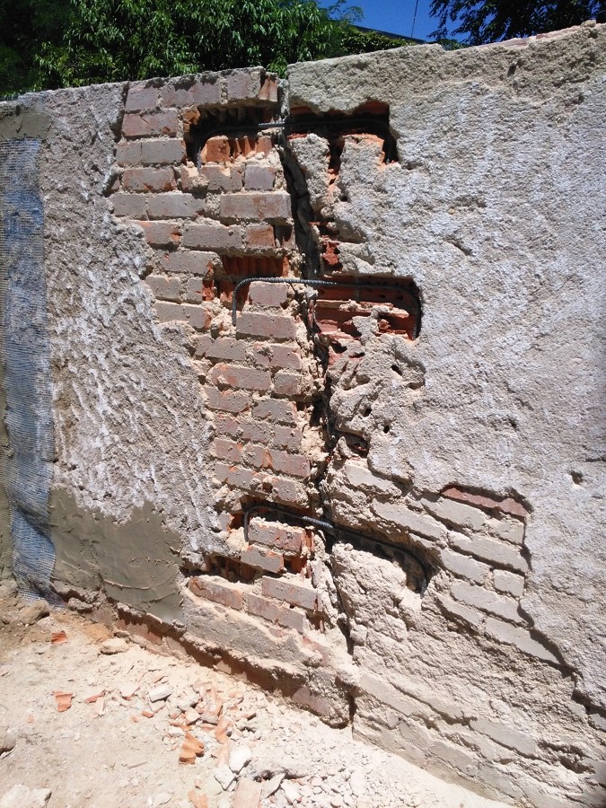 CERRAMIENTO DE GRIETAS CON FERRALLA