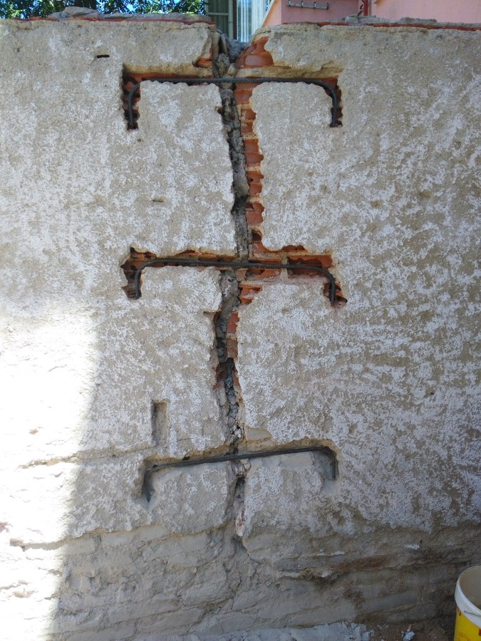 CERRAMIENTO DE GRIETAS CON FERRALLA