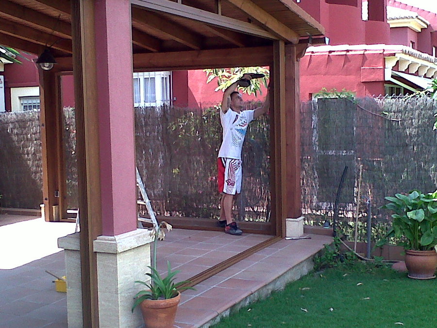 CERRAMIENTO DE PORCHE 