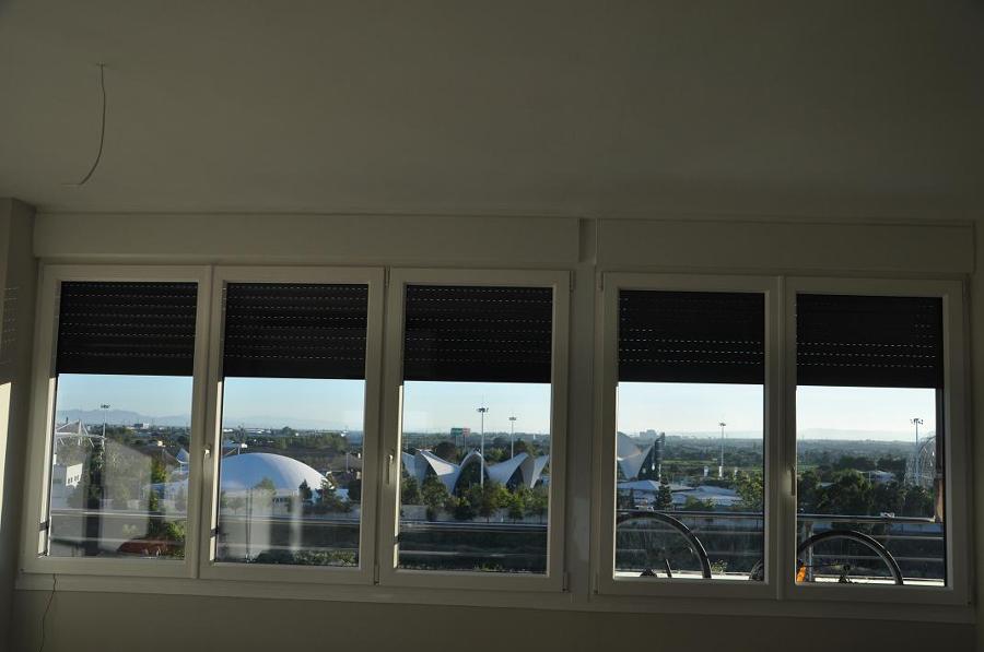 Cerramiento de pvc en hojas abatibles