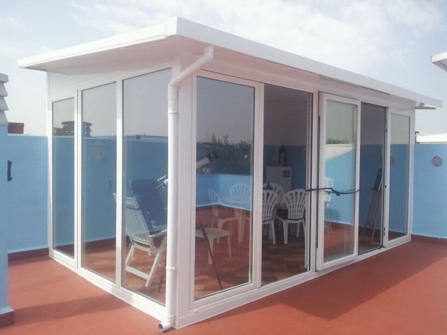 Cerramiento De Pvc Y Panel Sandwich