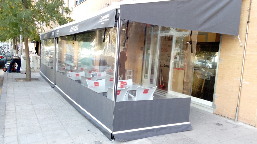 CERRAMIENTO DE TOLDOS EXTENSIBLES