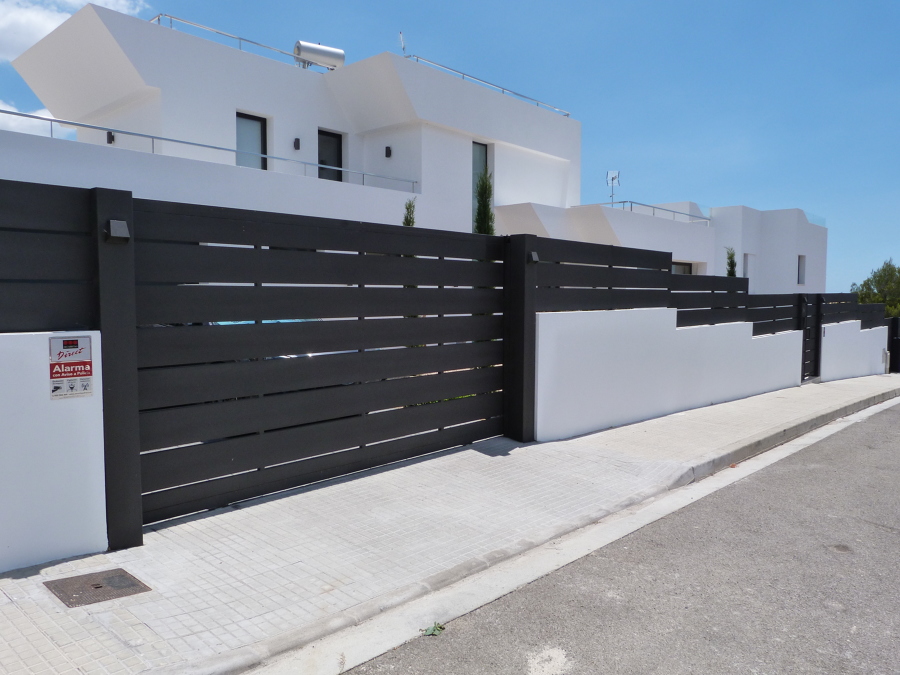 cerramiento de vivienda de lamas