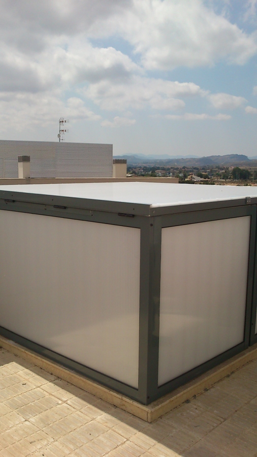 CERRAMIENTO ESCALERA ACCESO TERRAZA SUPERIOR