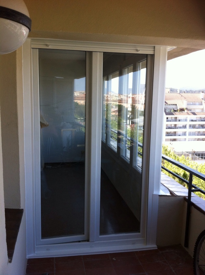 Cerramiento salón esquinero visto desde exterior