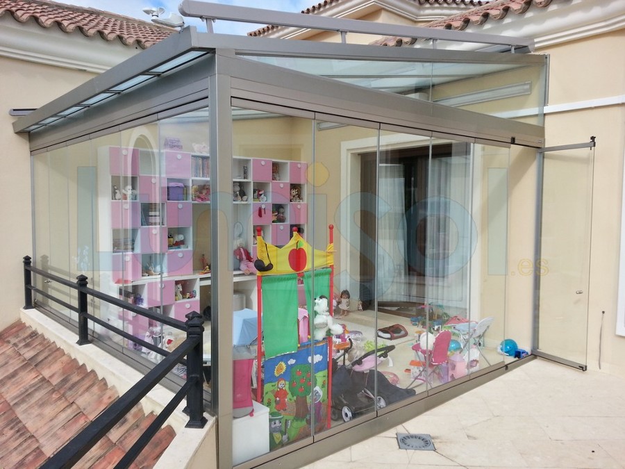 Cerramiento techo de cristal, toldos, cortina de cristal sin perfiles verticales tipo lumon