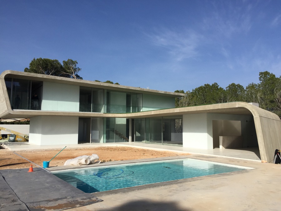 Cerramientos de fachada mediante vidrio-hormigon