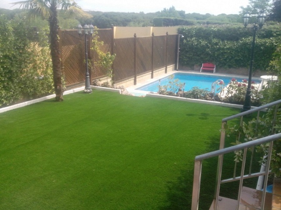 Césped artificial en Somoaguas