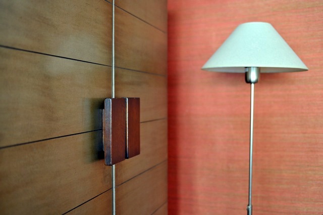 Chalet en Madrid, Contraste entre Oriente y occidente