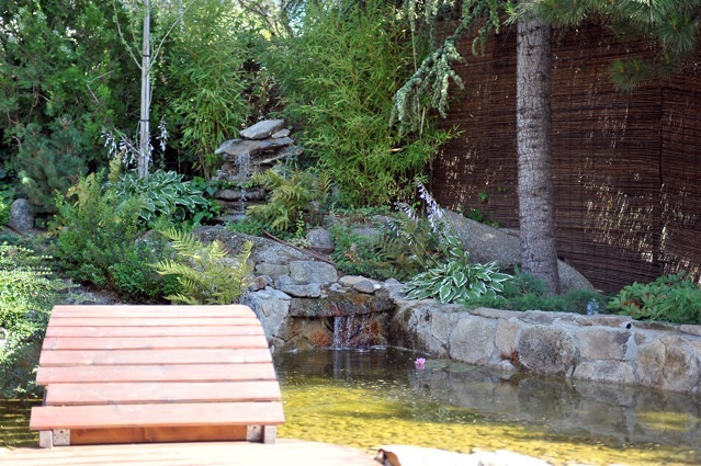 Chalet en Madrid, Contraste entre Oriente y occidente