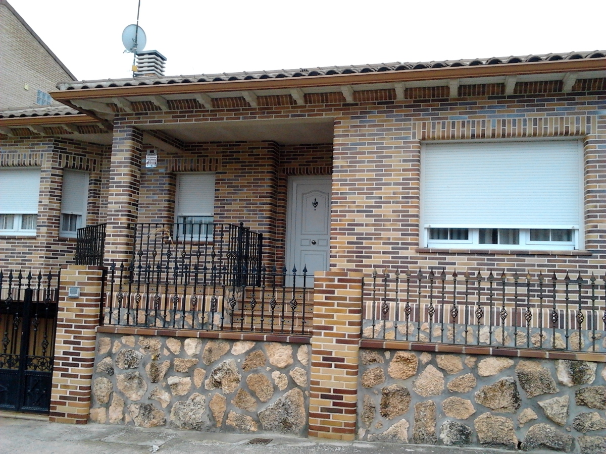 CHALET INDIVIDUAL AISLADO. AÑO 2012