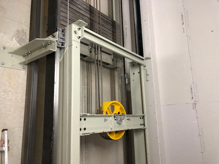 CHASIS DE CABINA Y CONTRAPESO