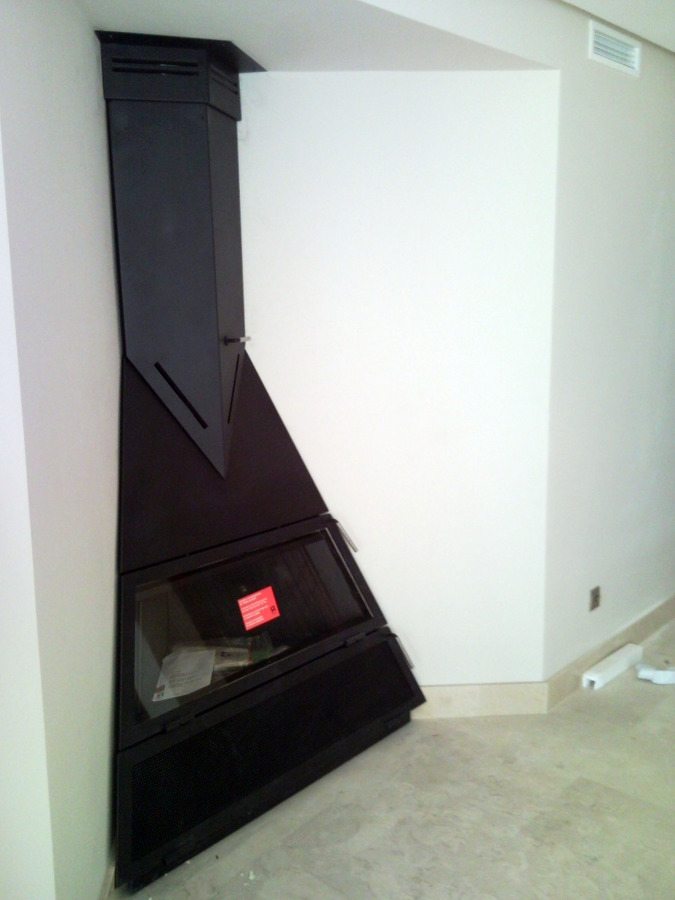 Chimenea metálica (vista lateral)