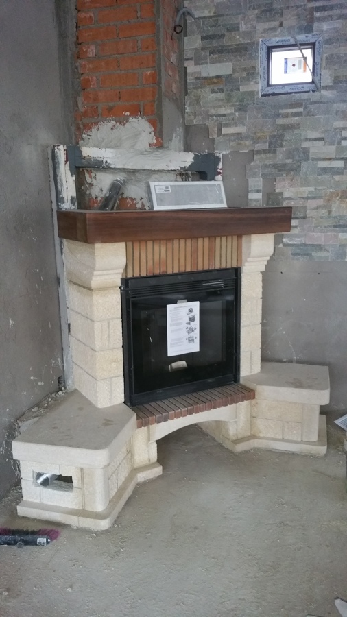 CHIMENEA RUSTICA CON CASSETTE PELLET PIAZZETTA
