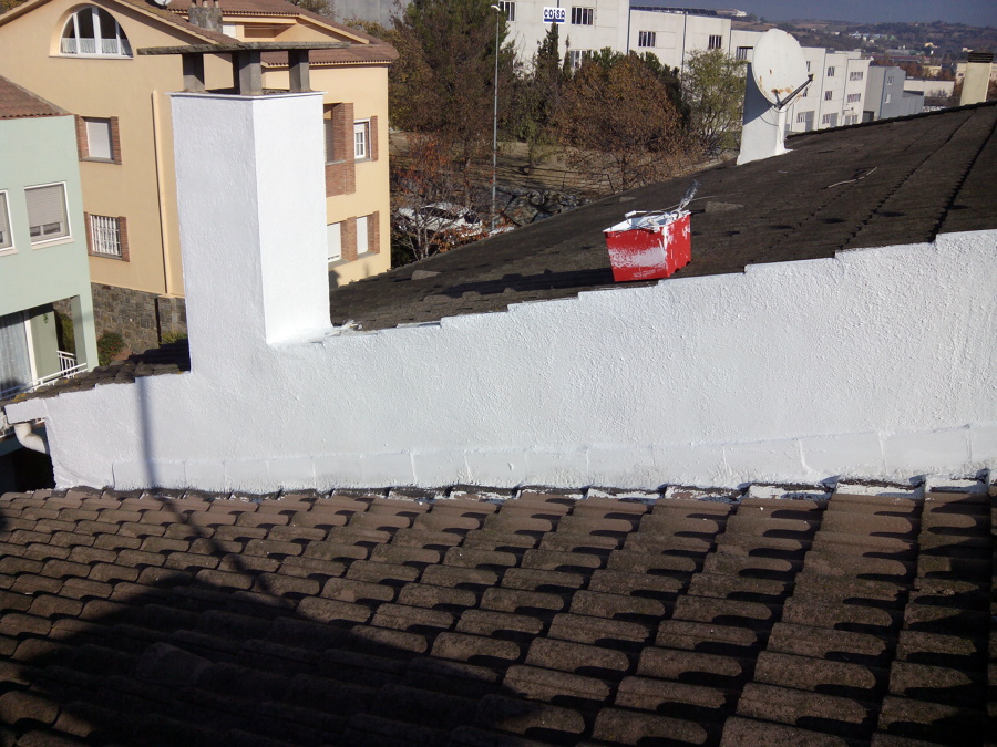 Chimenea y trozo de pared