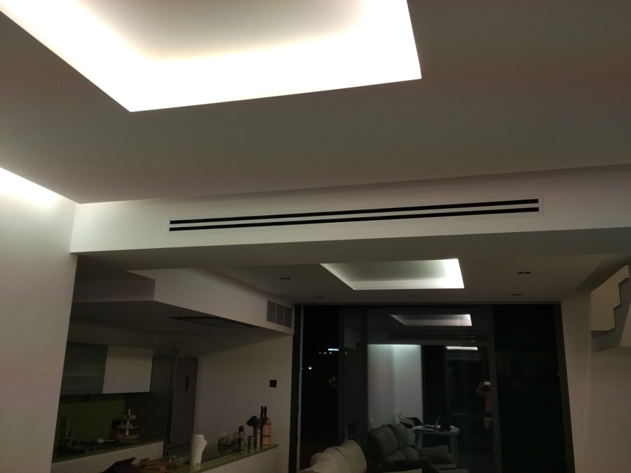 Climatización por conductos + fan coil con Zonificación