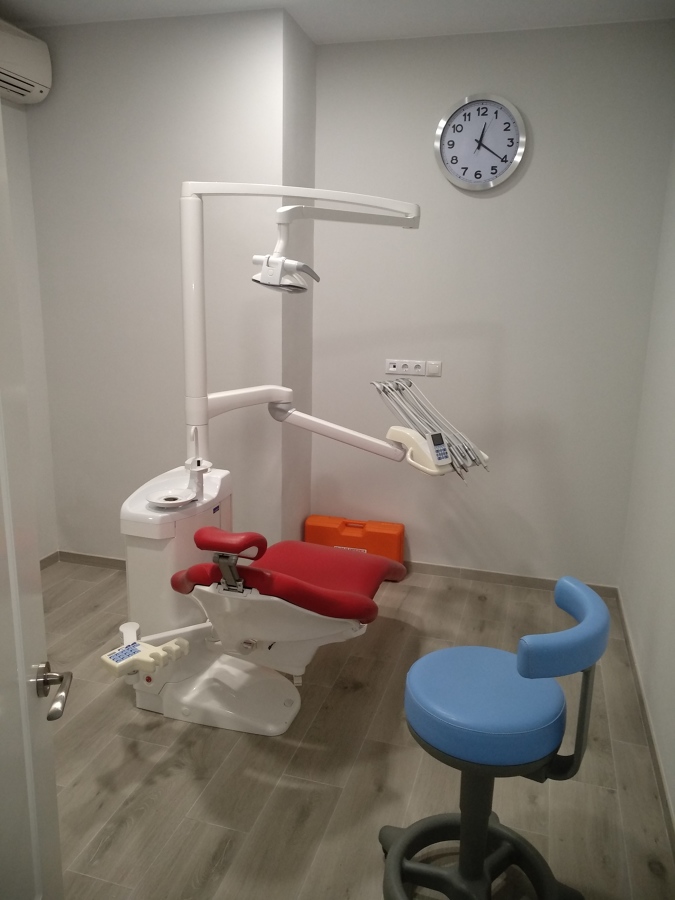 CLÍNICA DENTAL DYMITRI