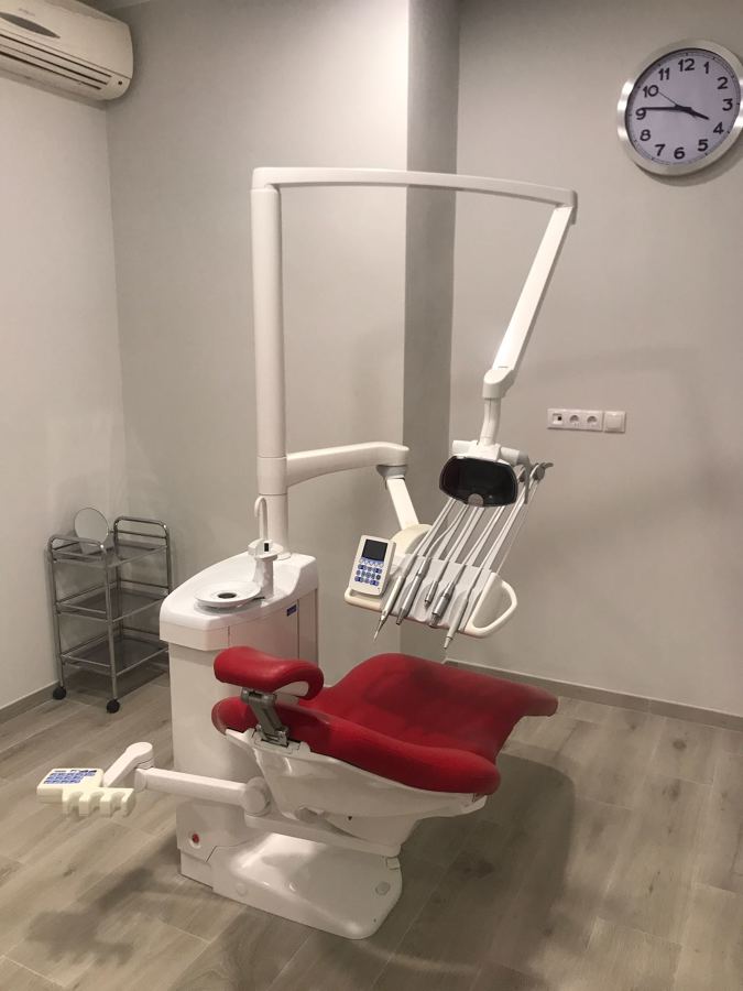 CLÍNICA DENTAL DYMITRI
