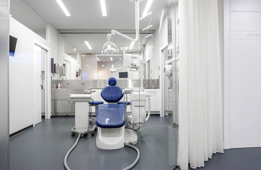 CLÍNICA DENTAL LAGO - A CORUÑA