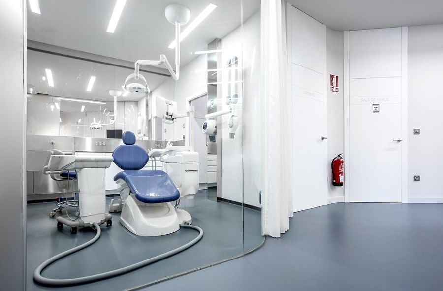 CLÍNICA DENTAL LAGO - A CORUÑA