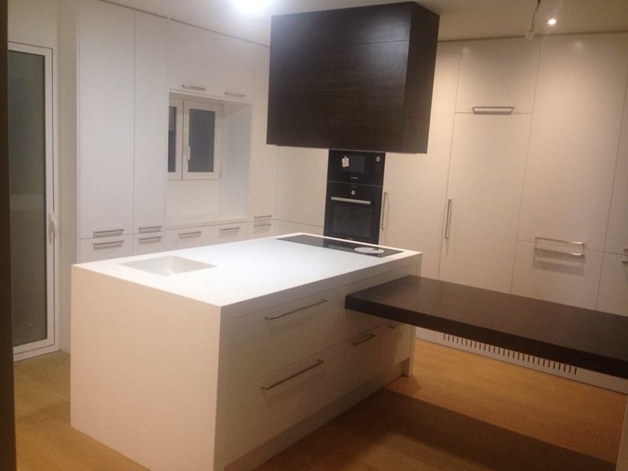 Cocian en blanco y wengue