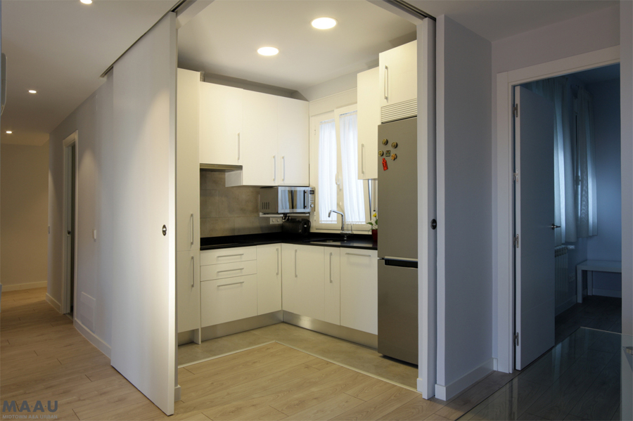 Cocina abierta a salón-comedor