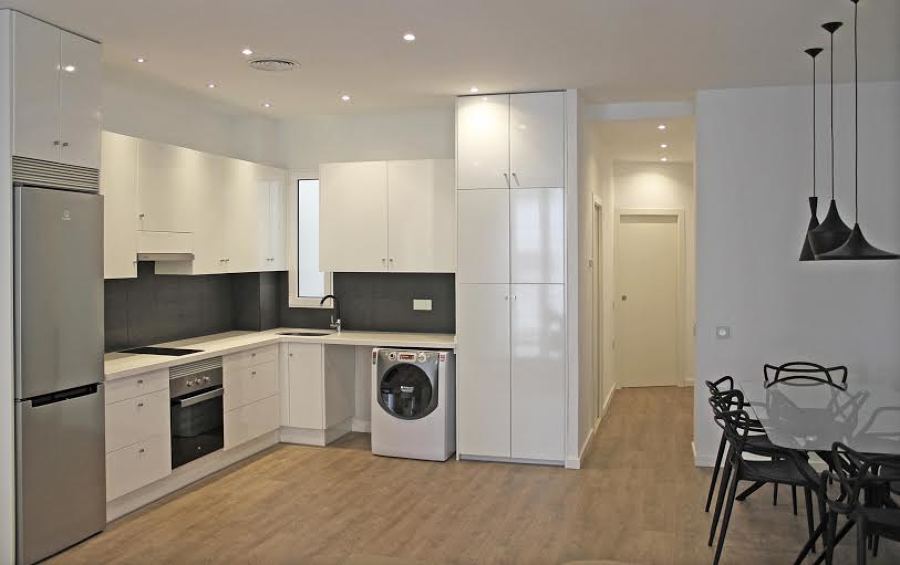 Cocina abierta al salón-comedor