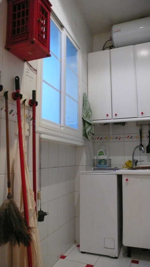 cocina ANTES. Antigua COCINA vista ventana.