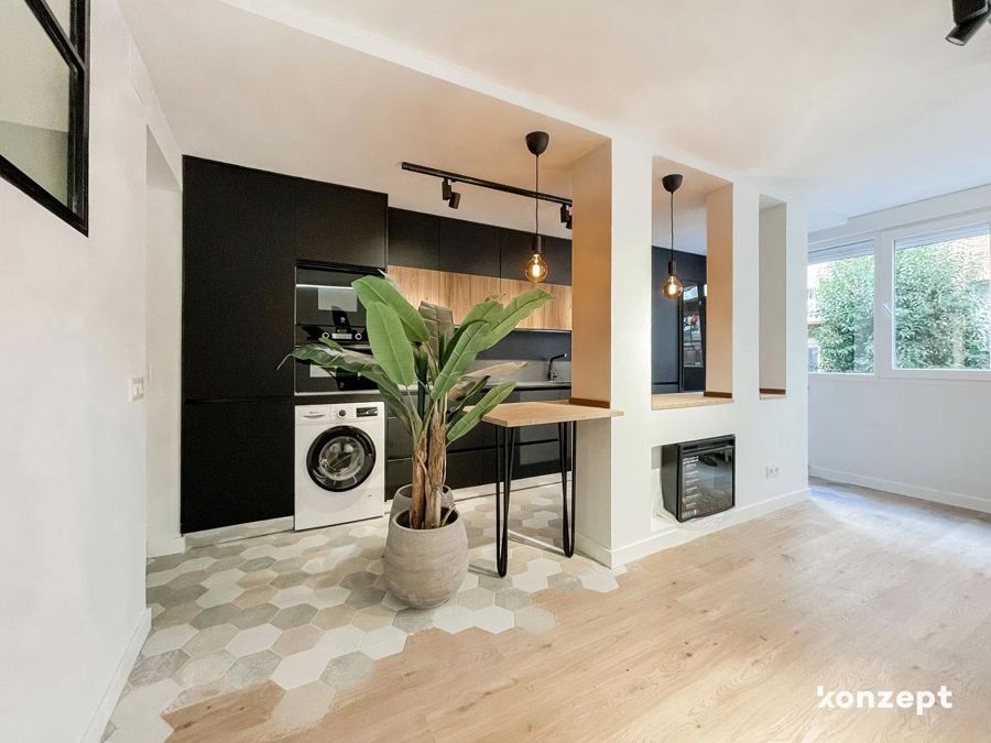 cocina, azulejo hexágono y tarima