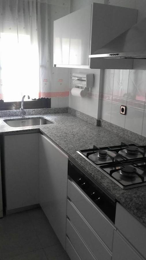 Cocina blanca brillo