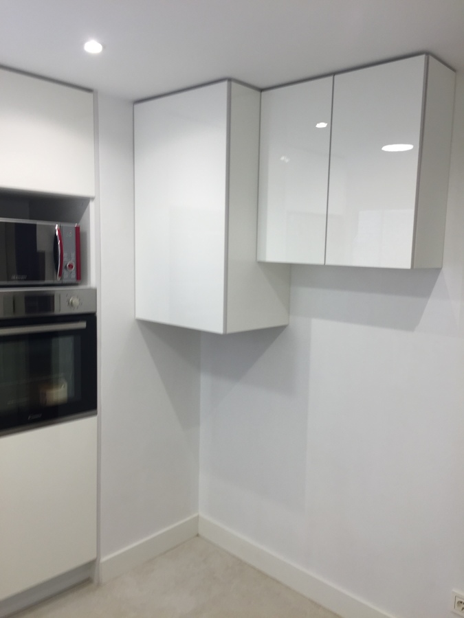 COCINA BLANCA (MUEBLE CALDERA).