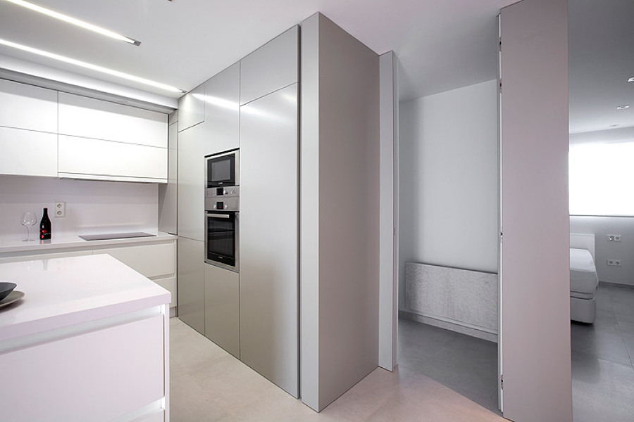 cocina blanco y acero