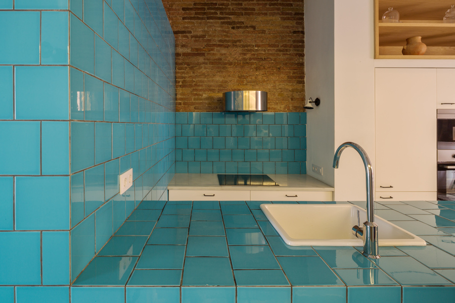 Cocina con azulejos esmaltados