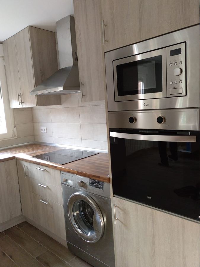 COCINA CON ELECTRODOMÉSTICOS