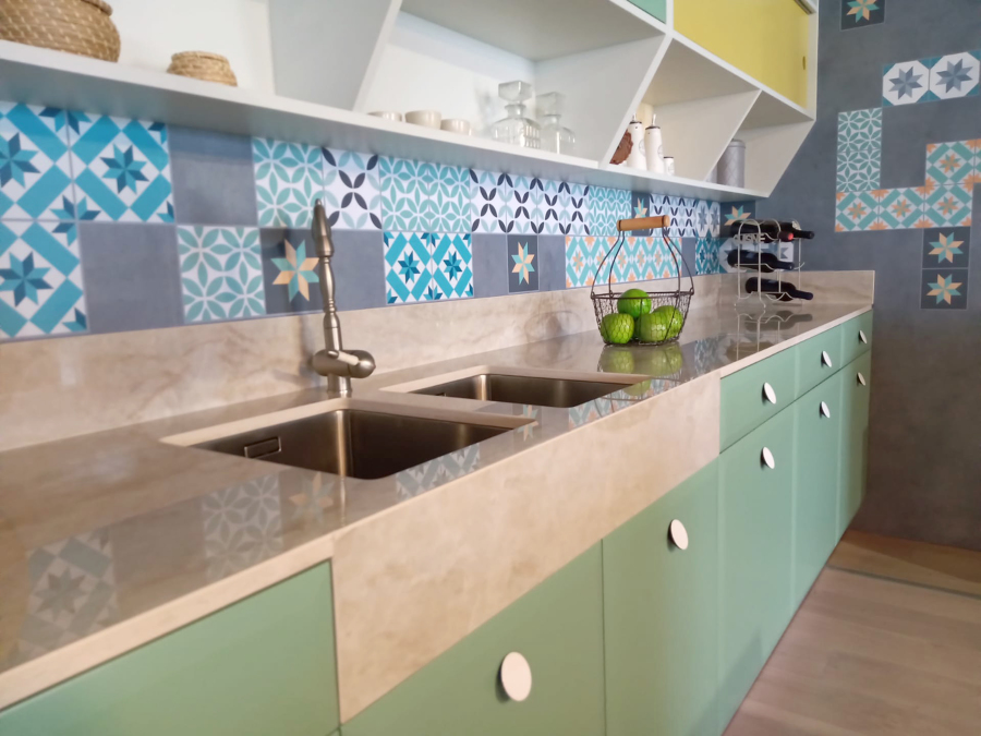 Cocina con encimera Arga Dekton de Cosentino