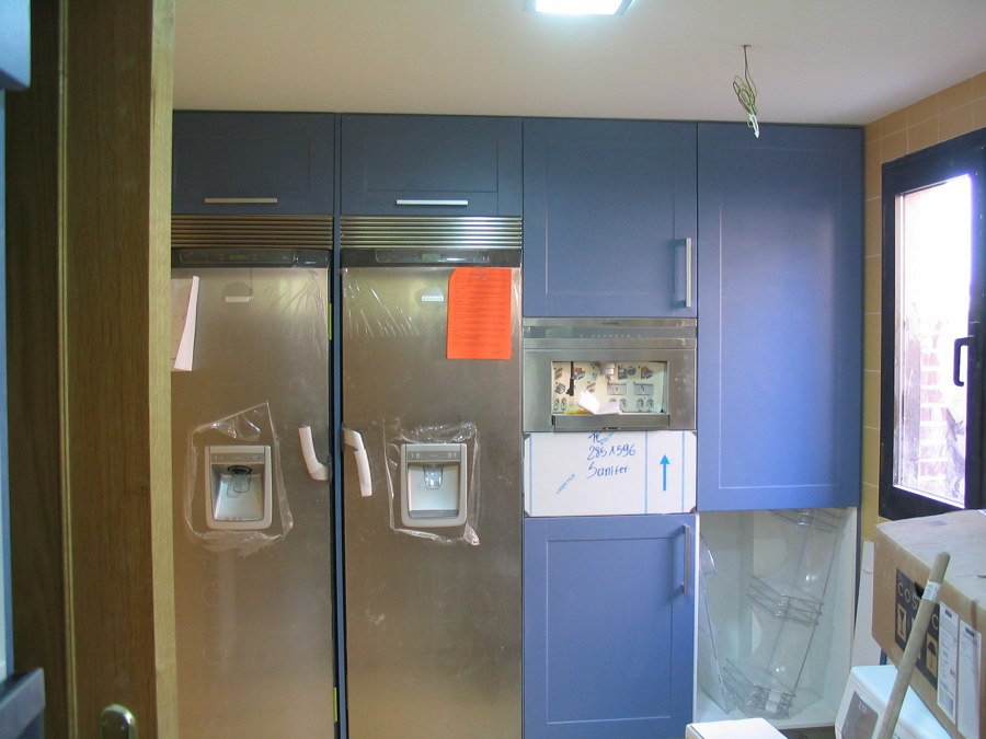 Cocina con frigorifico