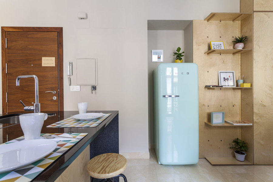 Cocina con nevera Smed