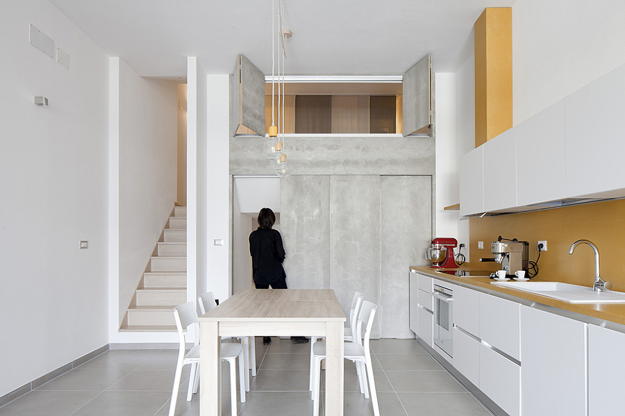 Cocina conectada al salón-comedor