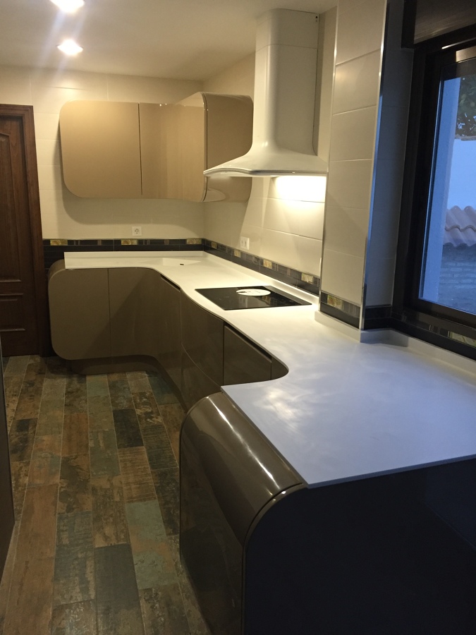 COCINA CURVADA LACADA