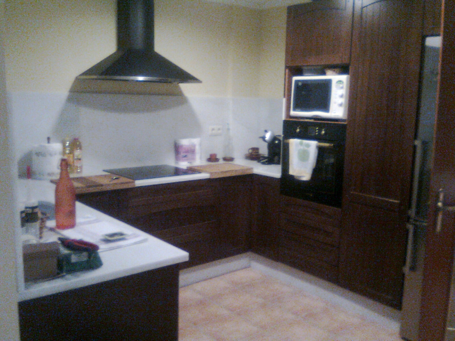 cocina de roble oscuro