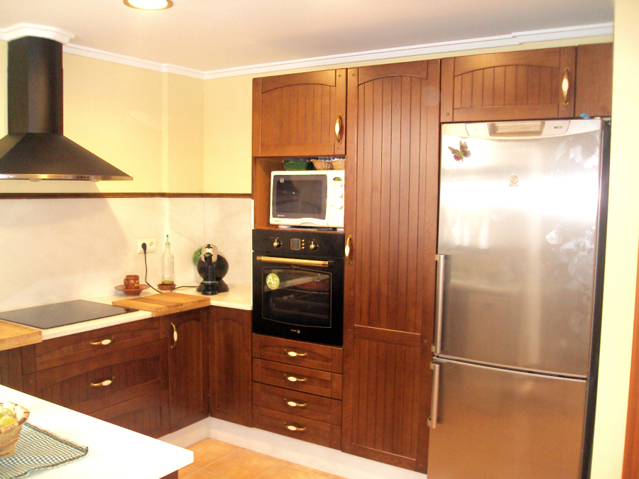 cocina de roble oscuro