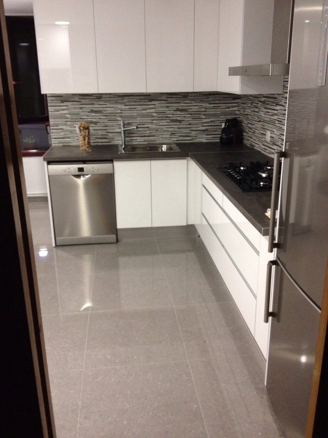 Cocina en formica Blanco Brillo