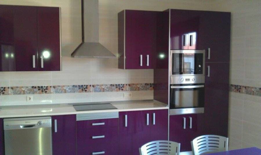 cocina en morado 