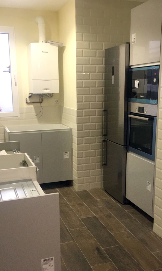 Cocina con mobiliario lacado gris brillo 4