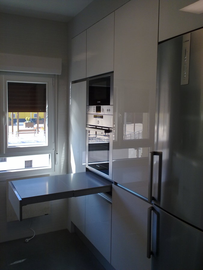 Cocina. Frontal de columnas.