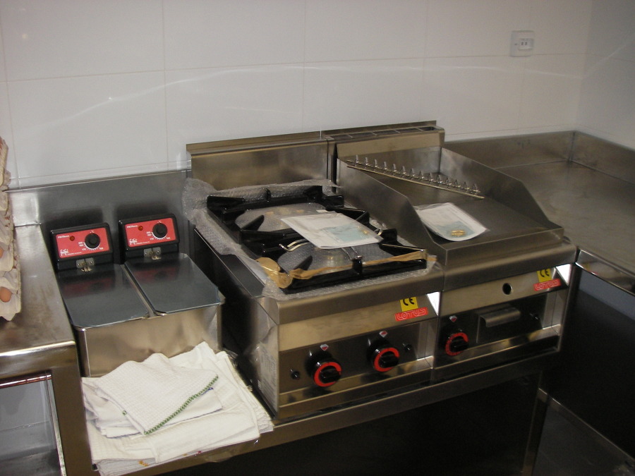 Cocina industrial a gas para hostelería