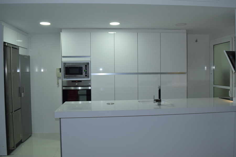 COCINA LACADA CON GOLA