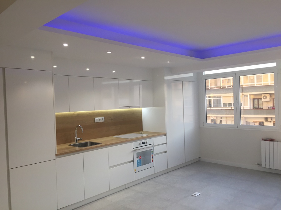 COCINA LAMINADA ALTO BRILLO