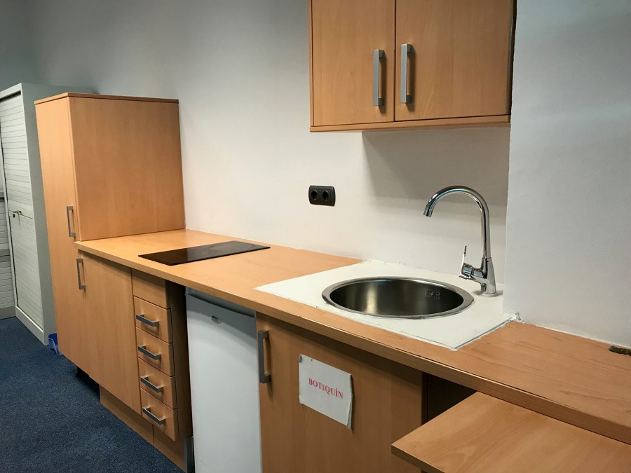 Cocina limpia y desinfectada